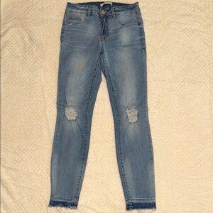 👖 EUC Refuge Skinny Leg Jeans – Medium Blue Wash, Size 2